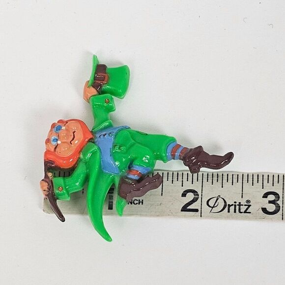 RARE Hallmark PIN St Patrick Vintage LEPRECHAUN w Shillelagh 1973 Irish Brooch - Picture 8 of 10